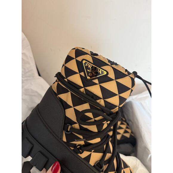 Prada Apres-Ski Boots Black & Brown Triangle Pattern Lug Sole - Picture 6 of 10